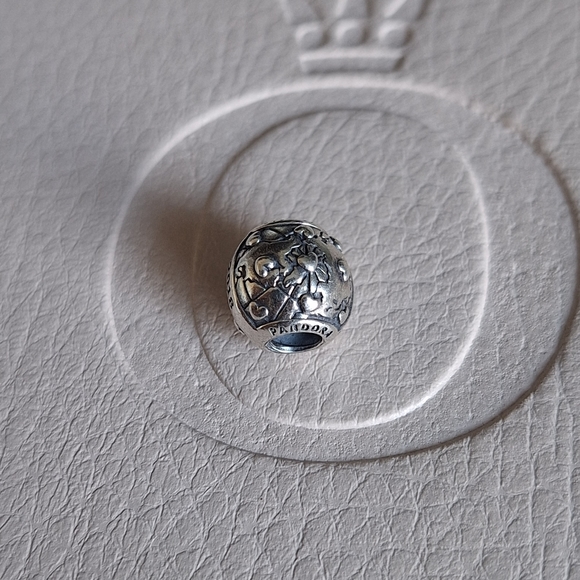 Pandora 2018 Club Charm with Diamond - Picture 8 of 11